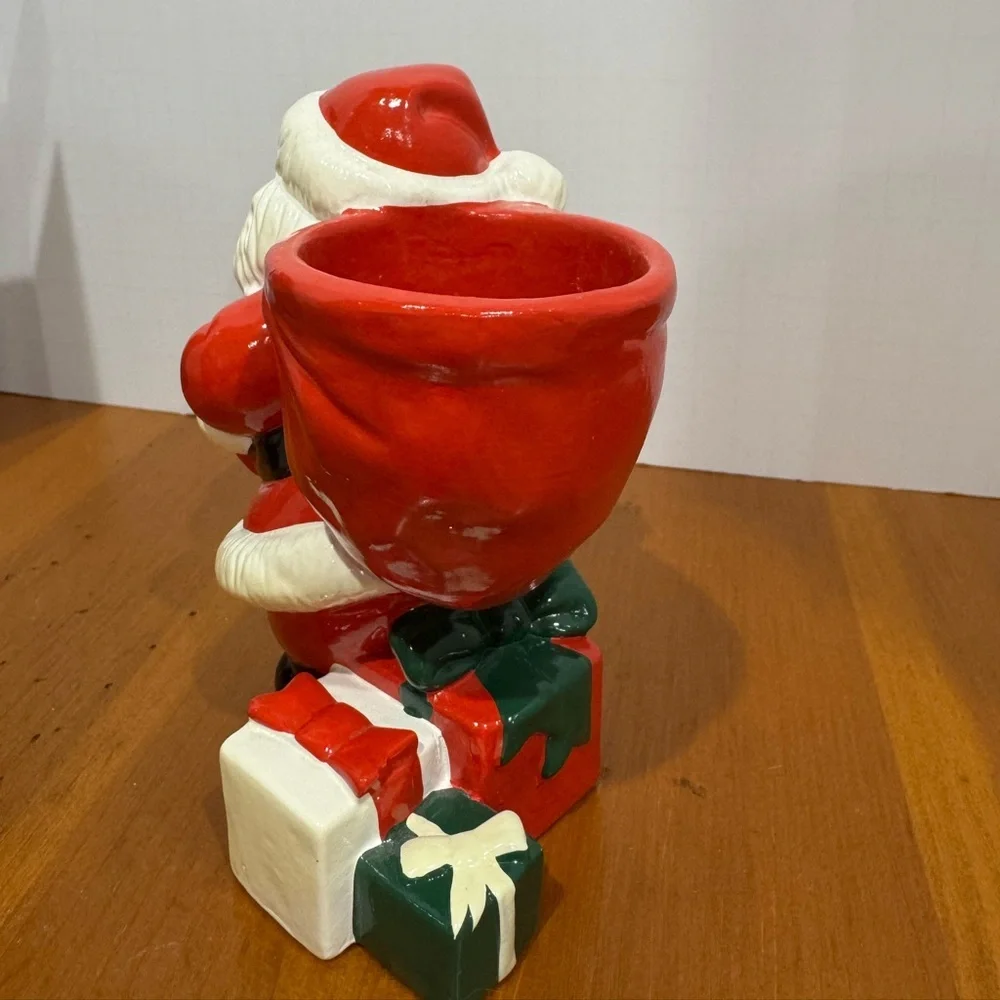 Avon Santa vintage 1982 candle holder figurine